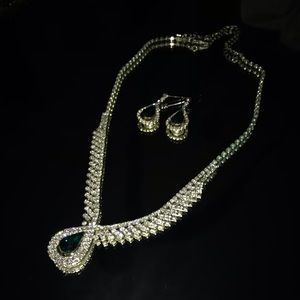 Teardrop emerald diamond earrings & necklace